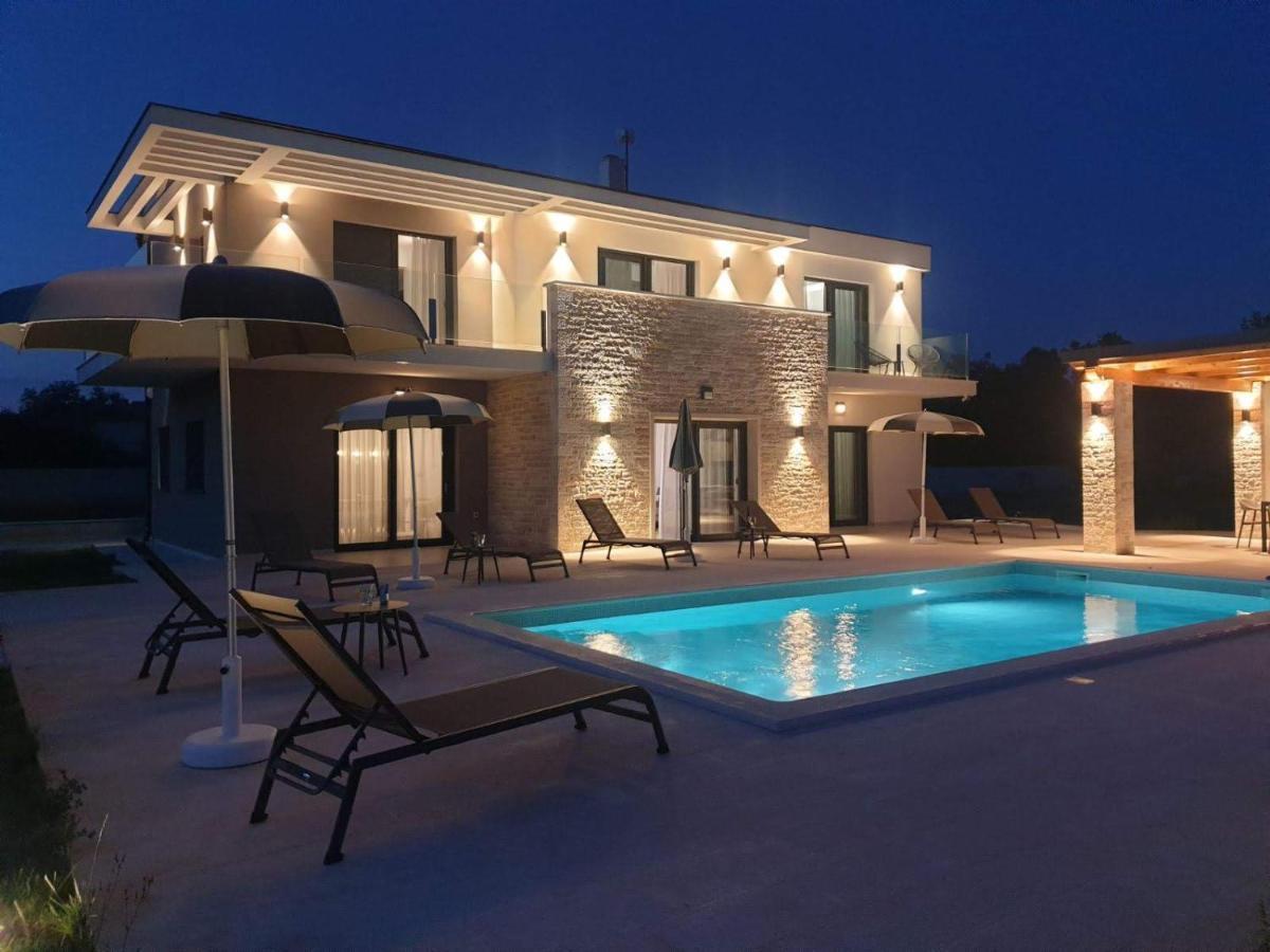 Luxury Villa Serena 2022 - With Heated Pool Cukrici Luaran gambar